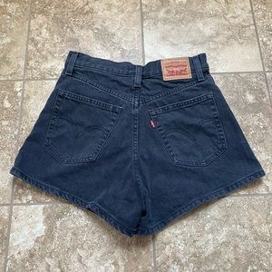 Levi’s black high waisted mom shorts